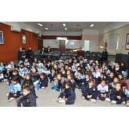 Festejos por el Día de la Bandera con los niños de Jardín